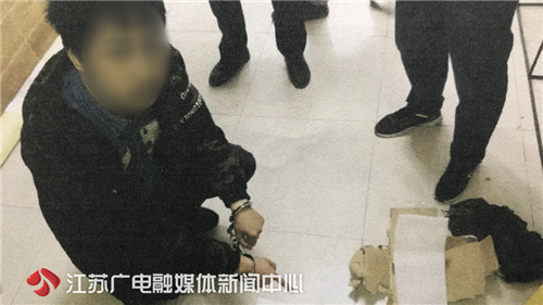 为伪造、出售*币假**精心设置暗号，他们上演现实版《无双》！