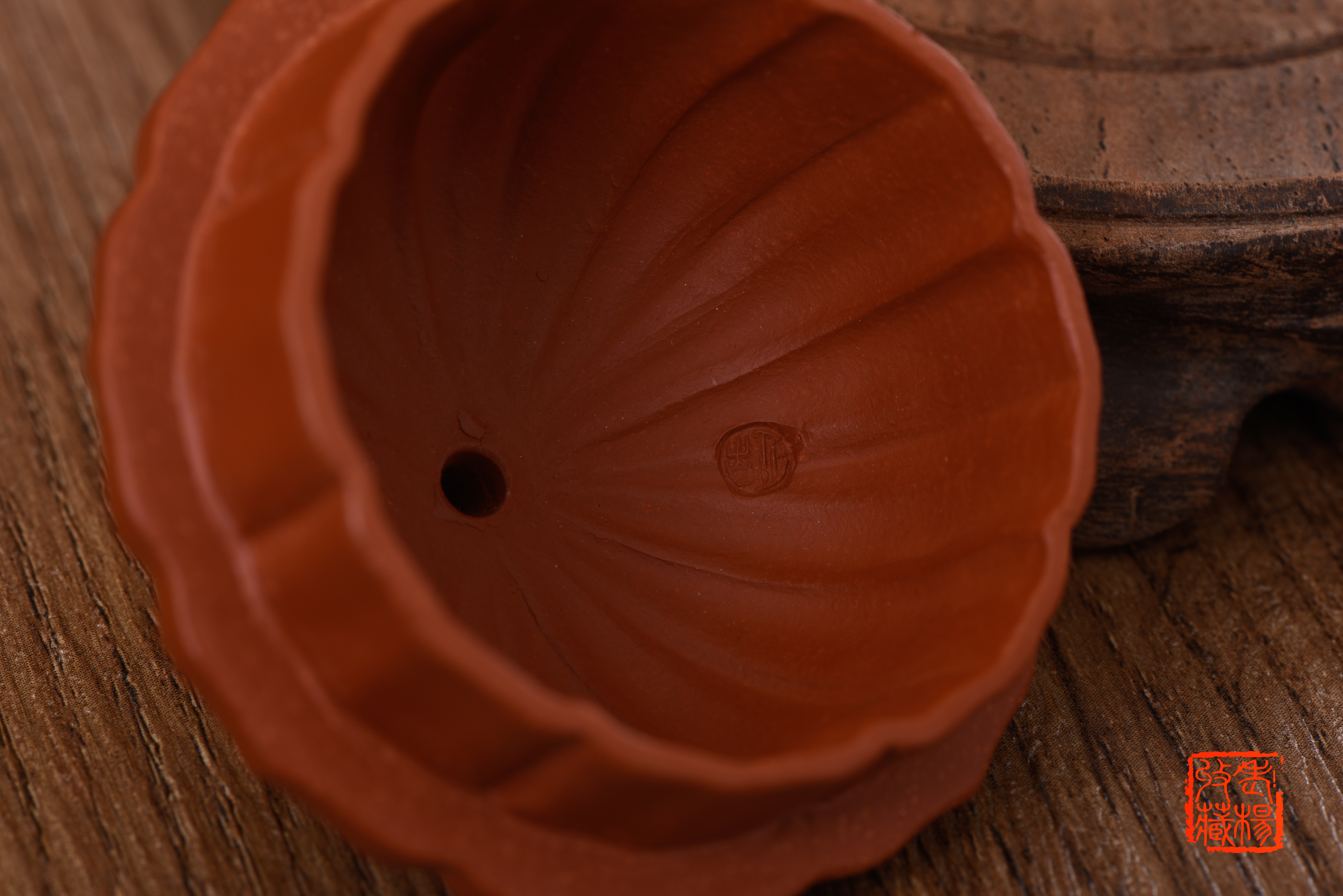 紫砂壶描金方壶,紫砂壶艺术感