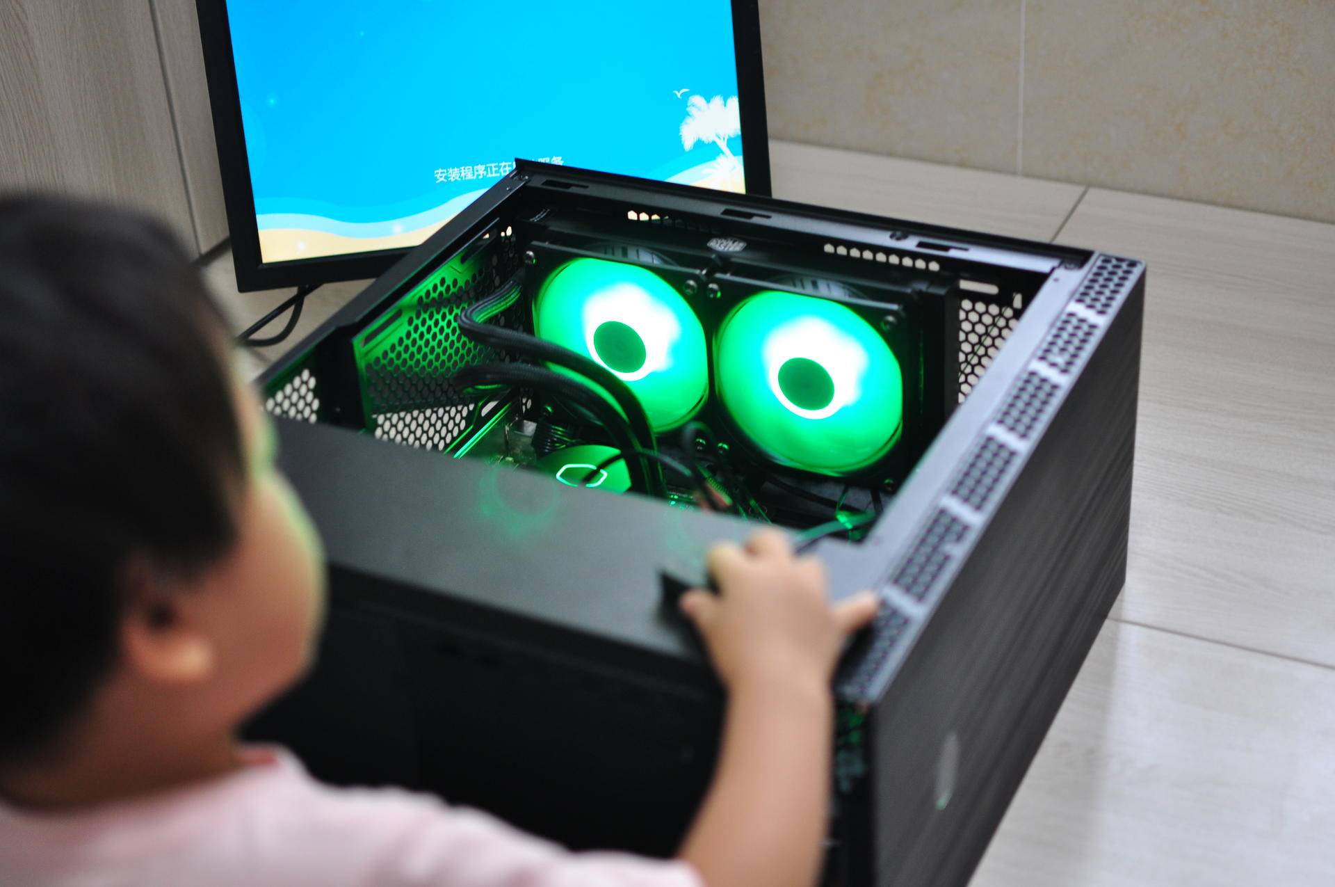 全靠图纸和客服加度娘,小白也能装电脑