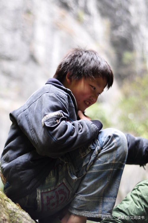 隔壁留守儿童当上小混混后