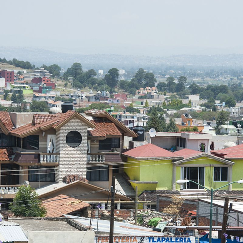 诱拐女孩强迫卖淫,怀孕都要接客…这里的人做梦都想当皮条客