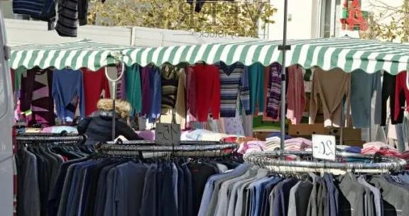 抖音上9.9元的衣服是怎么来的,9.9元的衣服是谁的品牌