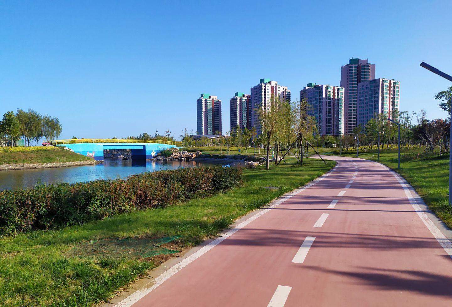 乳山银滩候鸟生活,乳山银滩哪里有鬼城