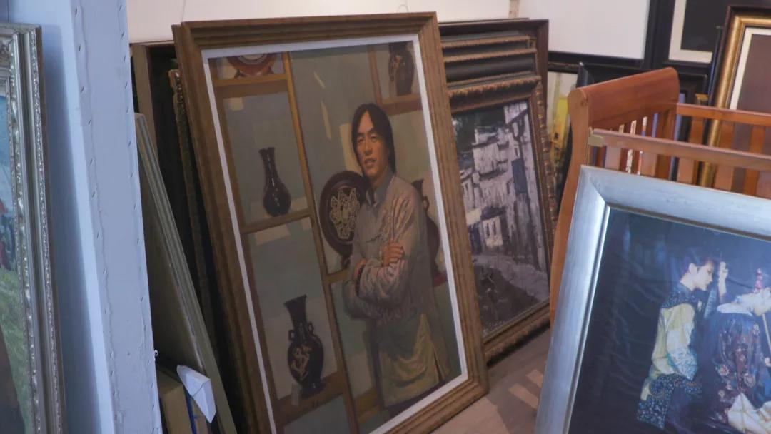 张卫华：“8匹马”的老板，在上海摆摊卖瓷器起家