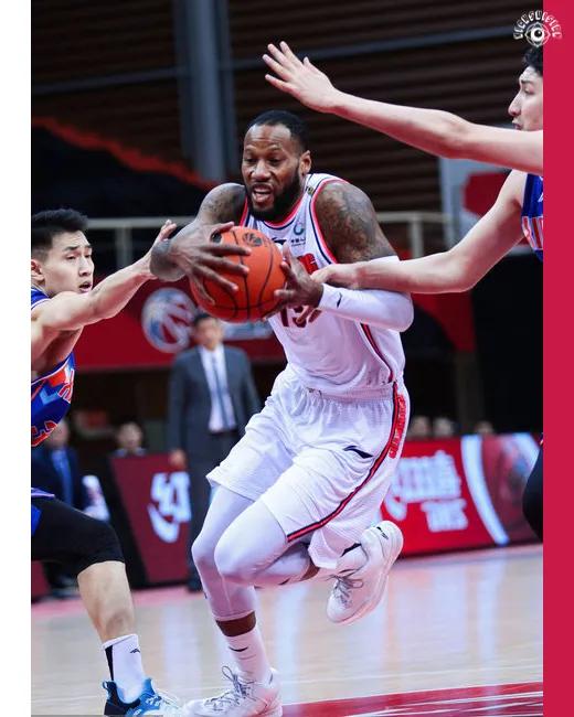 CBA球鞋面面观｜这鞋竟是CBA里阿迪达斯唯一的排面