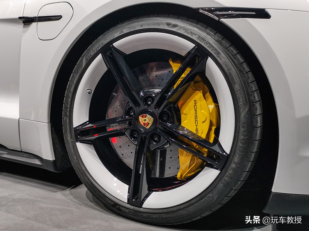 taycan保时捷让超跑进入电动时代,保时捷电动taycan4s报价