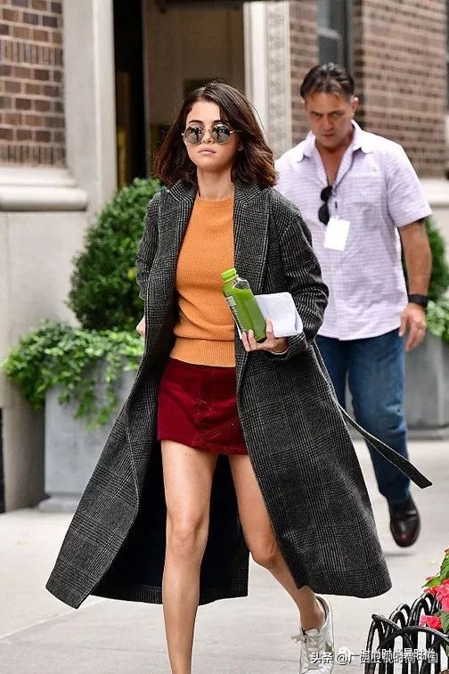 男灯芯绒裤子的搭法,灯芯绒中款穿搭