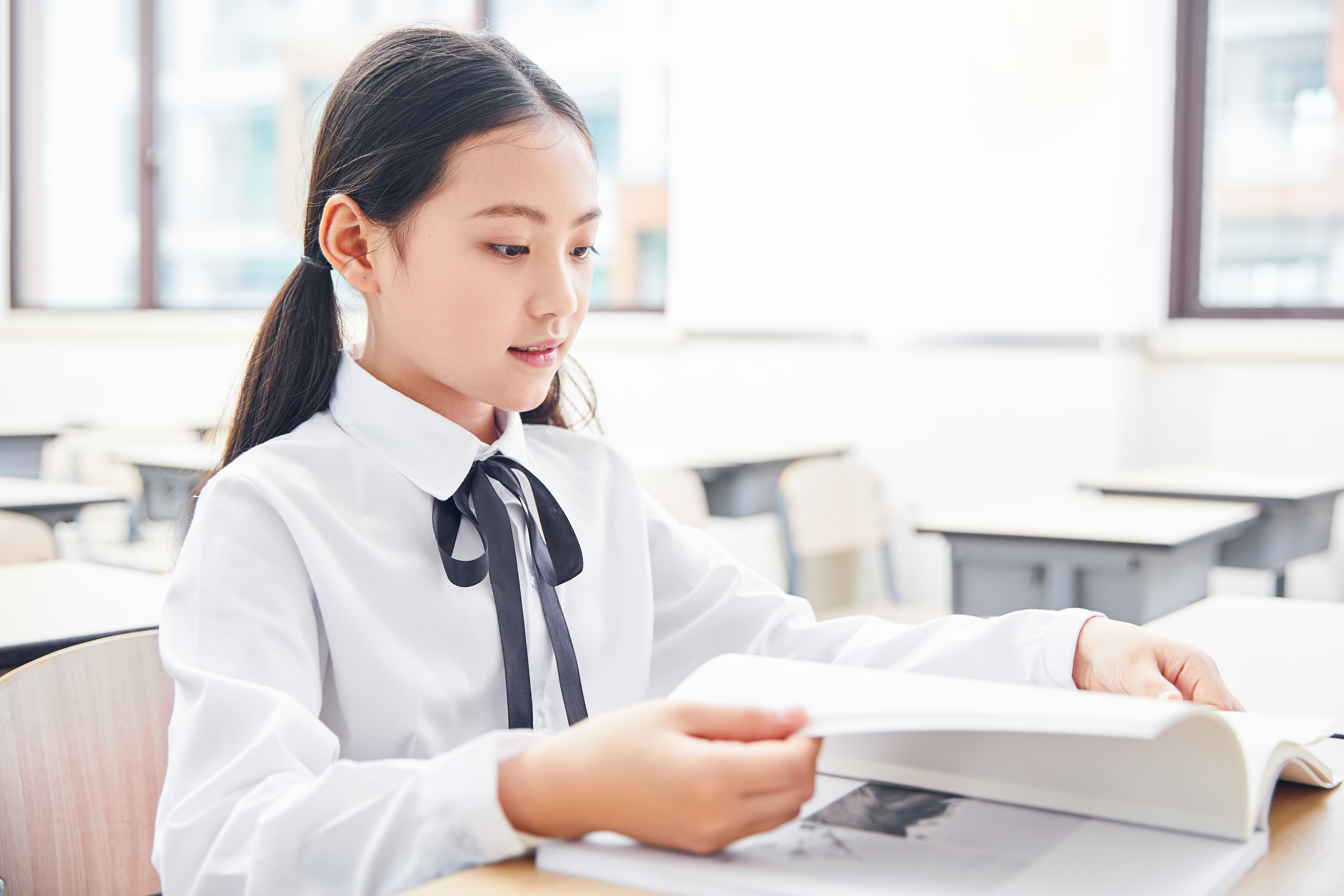 给小孩买什么保险好能每月领钱,少儿保险重疾险选哪个好