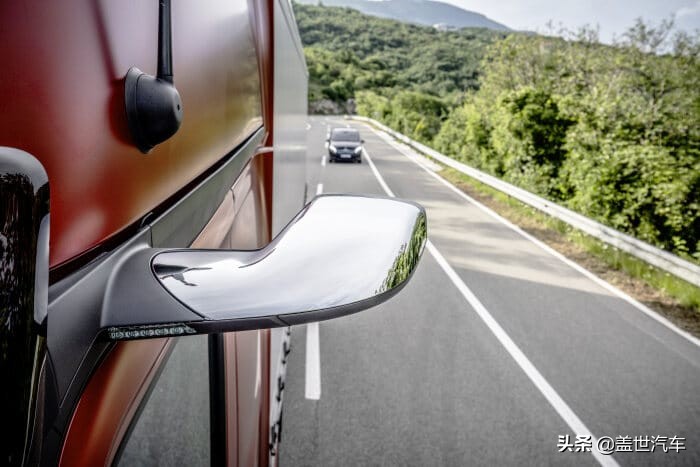 奔驰卡车电子倒车镜夜间模式,奔驰卡车后视镜有什么功能