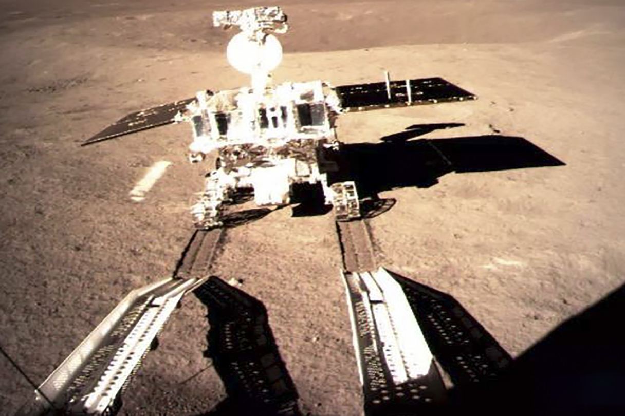 月球背面为何出现巨大金属,月球上有哪些稀有金属