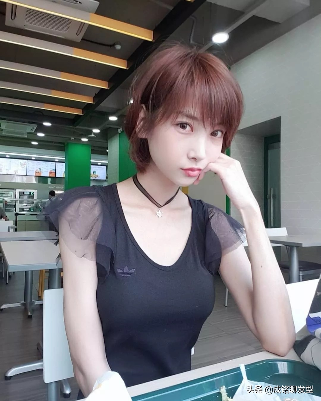 短发发型对蓬松感要求比较高,短发蓬松毛躁适合什么发型