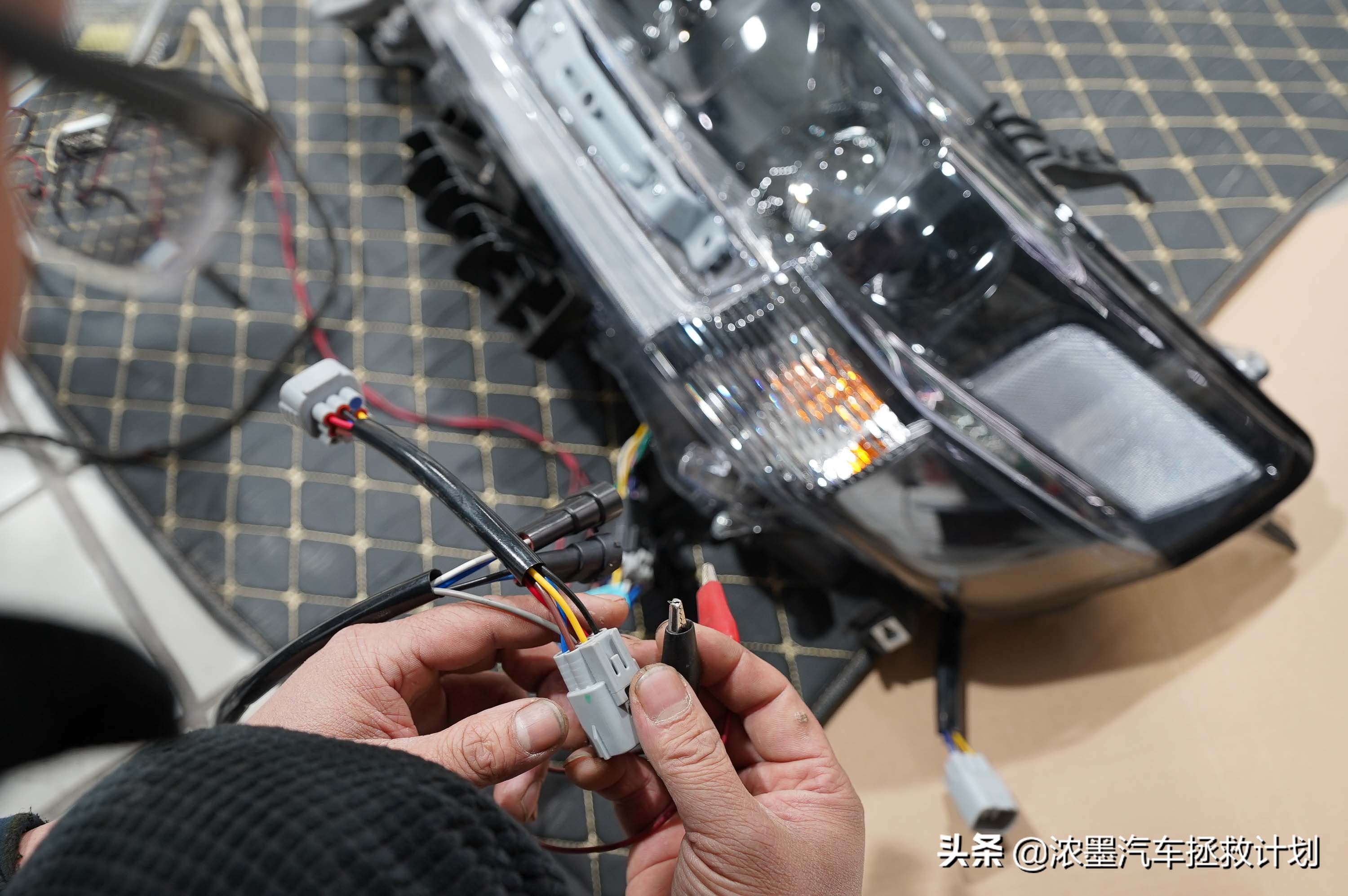 丰田霸道酷路泽带你翻山越岭,丰田兰德酷路泽低速4驱越野模式