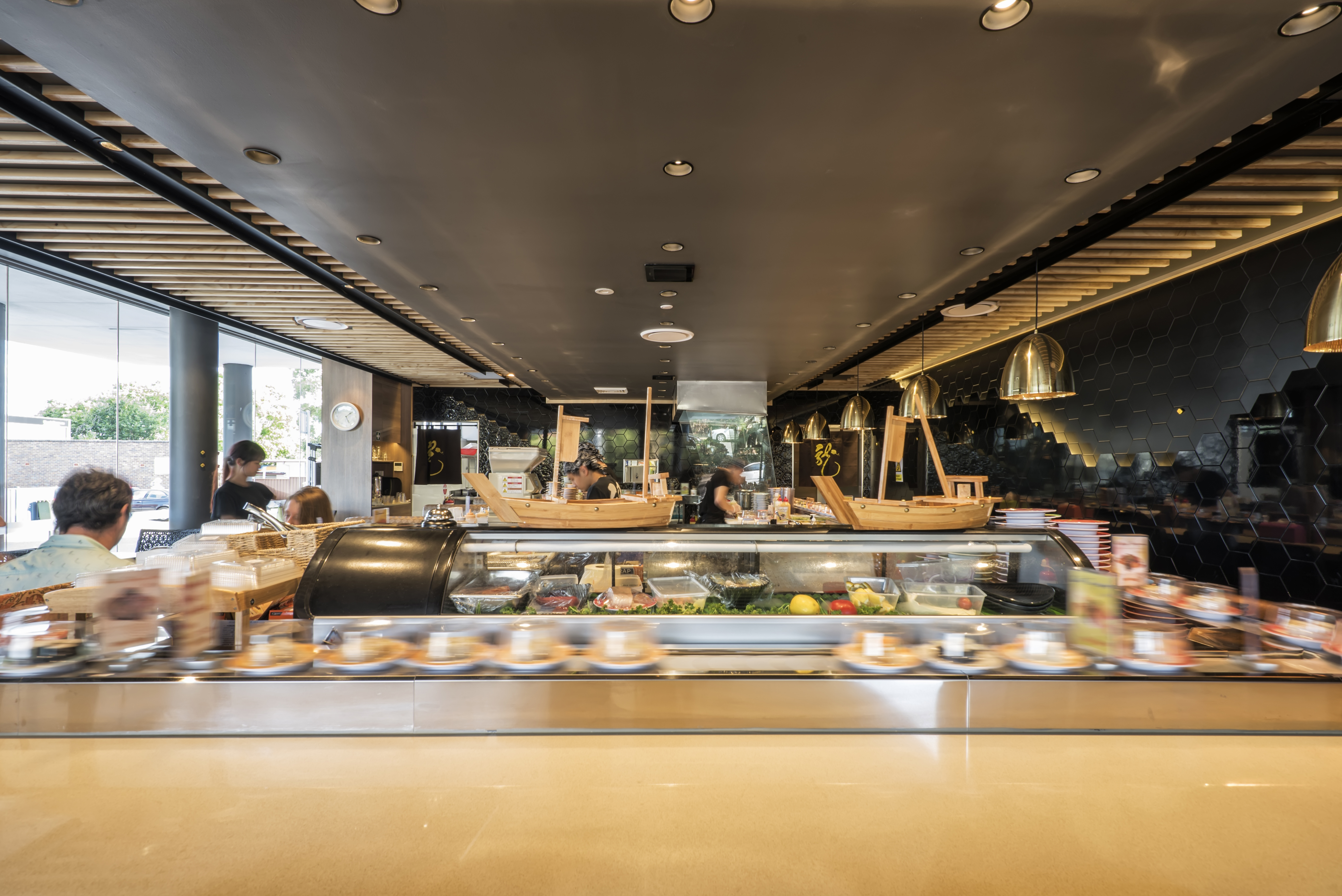 出国自由行必看攻略,去这几个国家旅行最省钱了