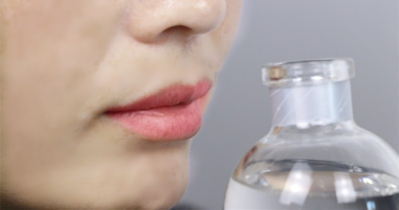 浓香型白酒52和42哪个好下口,好喝的二两装浓香型白酒