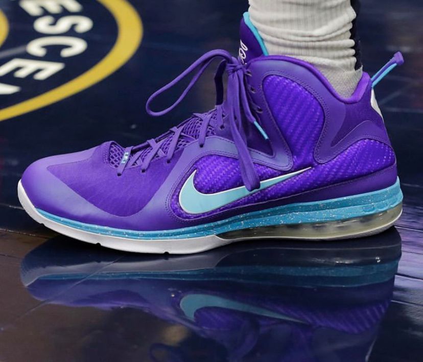 科比上脚4新配色 (欧文上脚科比特殊配色)