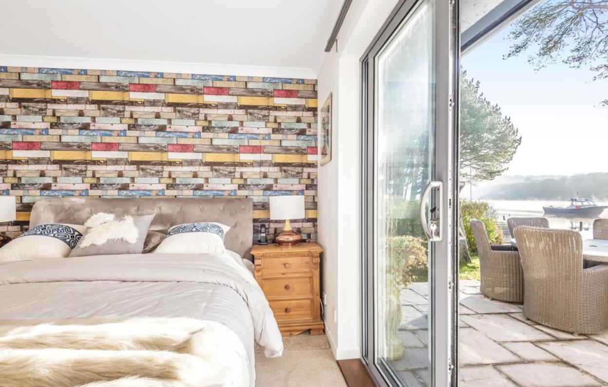 在英国100人民币能买到什么,100万英镑在英国能买什么房子