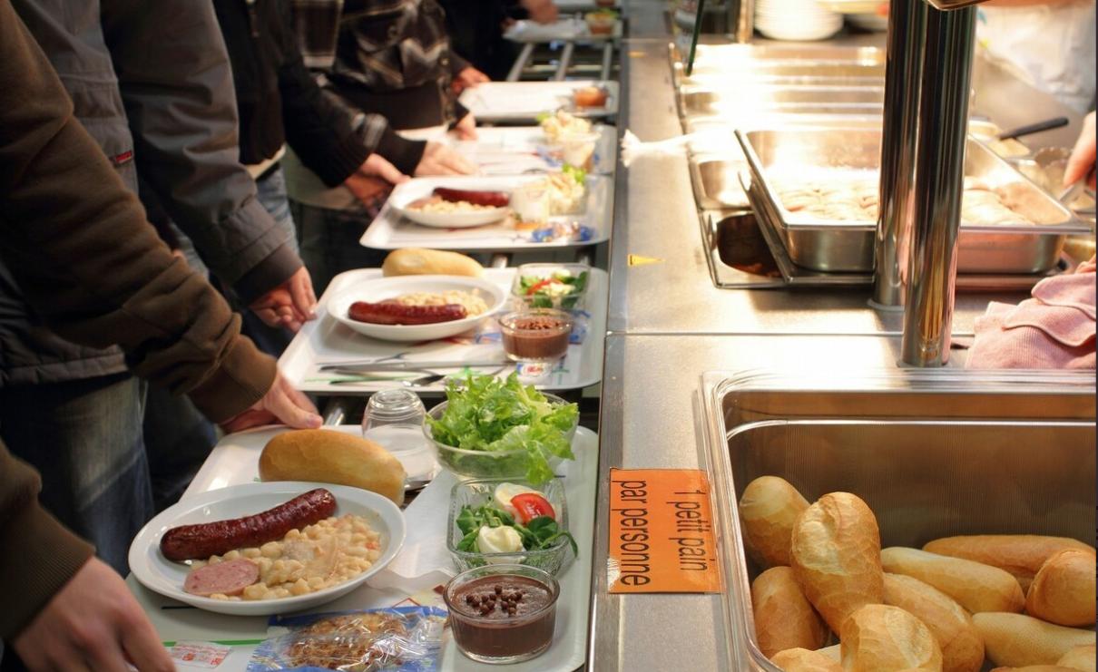 龙华富士康吃饭,富士康8万人同时午餐