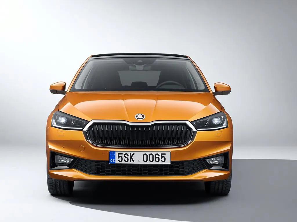 15年晶锐和polo哪个更值得入手手动,飞度雨燕晶锐polo哪款好