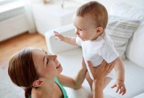 宝宝反复起湿疹该怎么护理,新生儿总是有湿疹反反复复怎么办