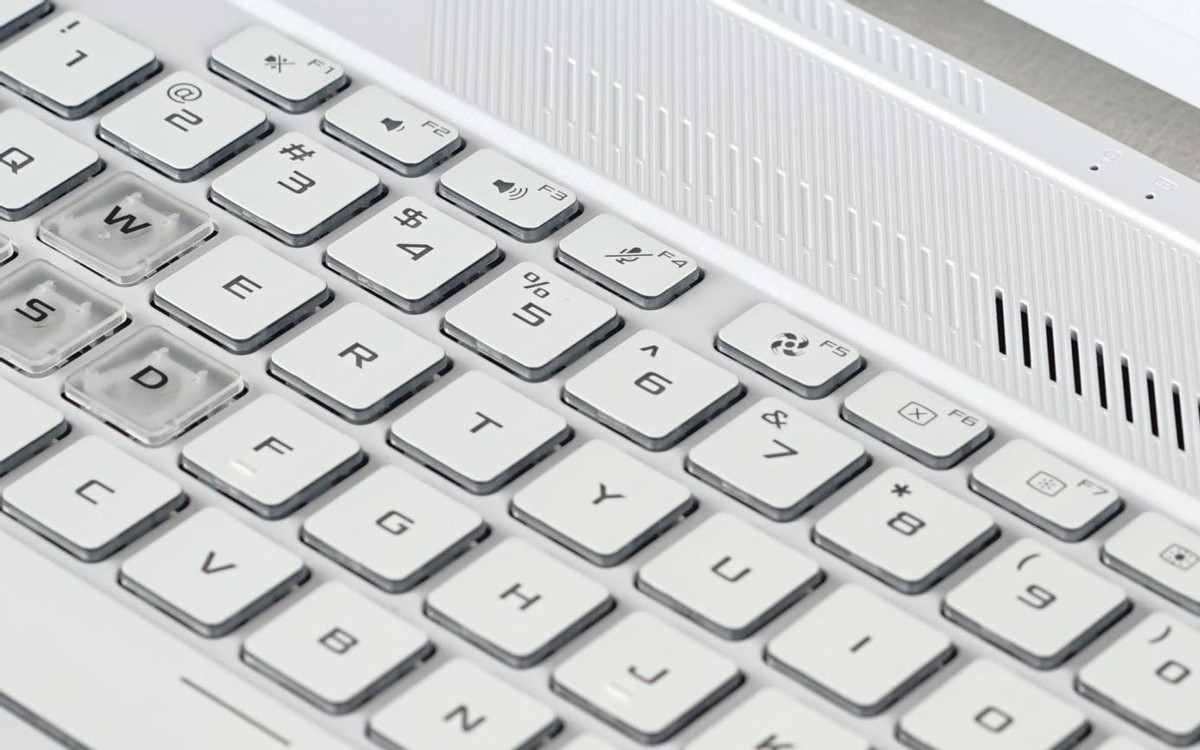 性能怪兽,5900HX+RTX3070,2.5K屏幕,华硕进阶版天选2笔电测评