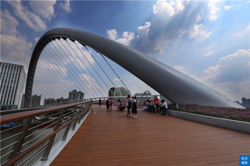 广州人行景观桥最新情况,广州海心沙人行天桥