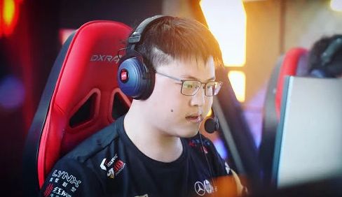 英雄联盟职业联赛谁单杀过uzi,uzivnvsjackeylove德莱文