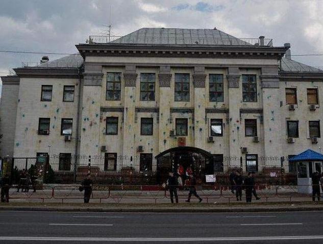 紧绷的弦突然断掉,紧绷的弦随时会断掉