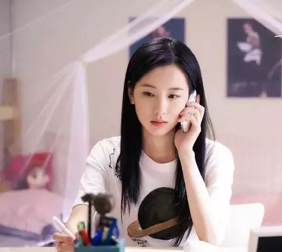 陈都灵娱乐圈黑马的多重角色魅力,广东姑娘撞脸陈都灵叫什么名字