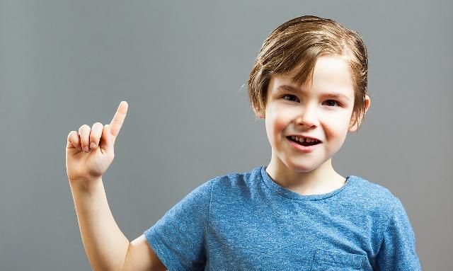 宏伟男孩名字意思,富贵安宁的男宝宝起名大全