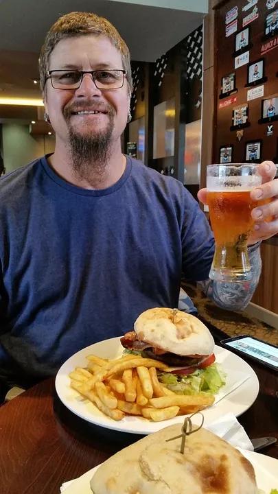 一瓶海伦司有多少酒精,海伦司的可乐桶有酒精吗