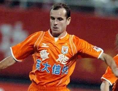 从巴吉奥到范戴克，说一说球员译名的过去和现在