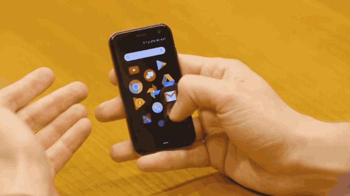 最新最小智能手机,全球最小的智能手机是哪款