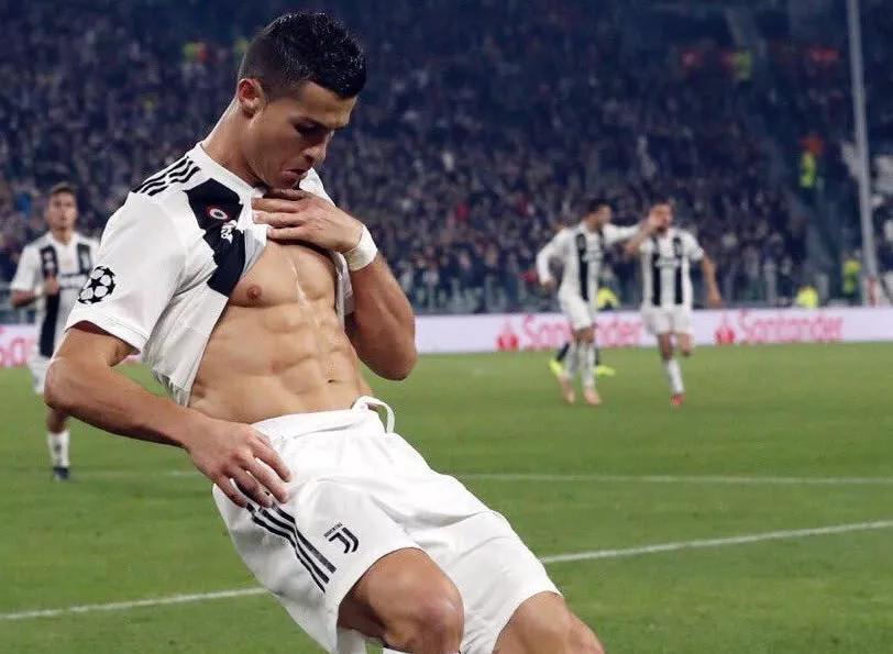 c罗播求,拳王播求六块腹肌