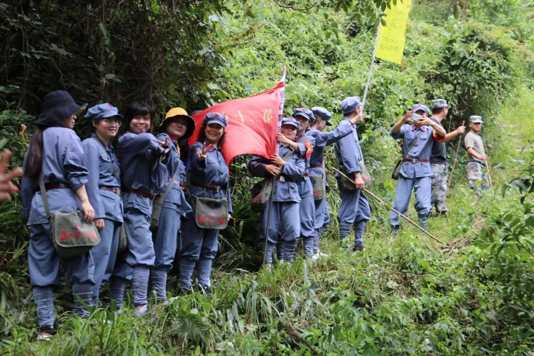 上井冈传承火种守初心，下豫章接续奋斗图新志——学校井冈山拓展培训活动纪实