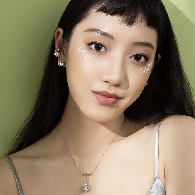 为啥相同的穿搭自己不穿不好看,同样的穿搭为什么别人穿更好看