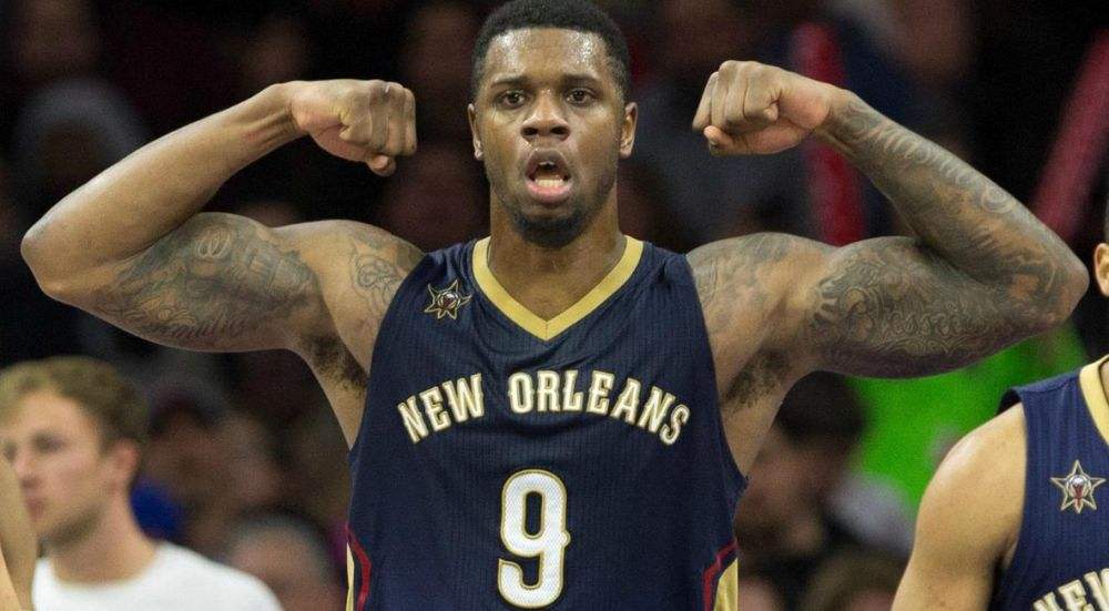 身高2米06，砍36+11，帽过邓肯和科比，28岁就无球可打，他怎么了