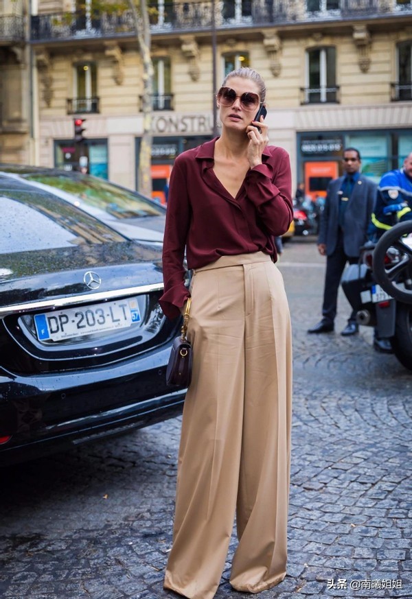 今年最流行的夏季裤口开叉小黑裤,黑色裤子今年最流行的哈伦裤