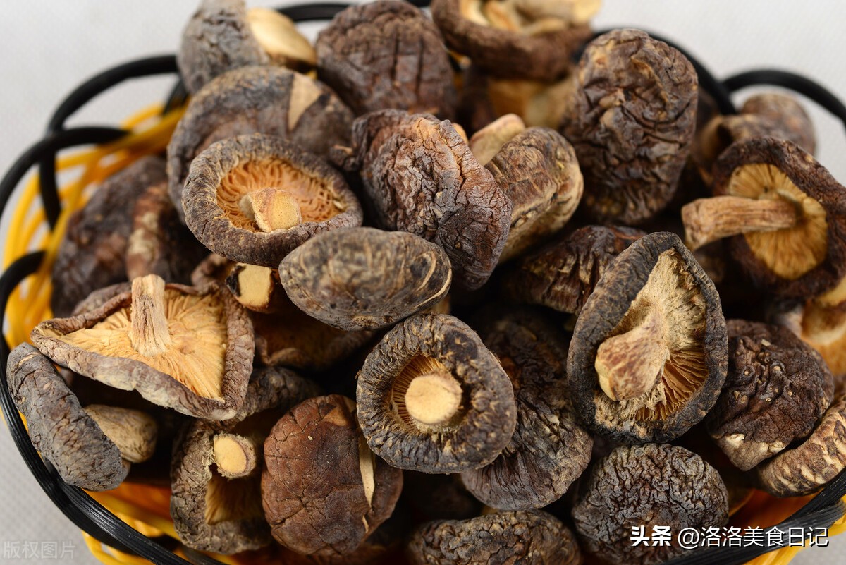 炖鸡汤时，牢记“三放三不放”诀窍，汤鲜肉嫩，营养又好喝