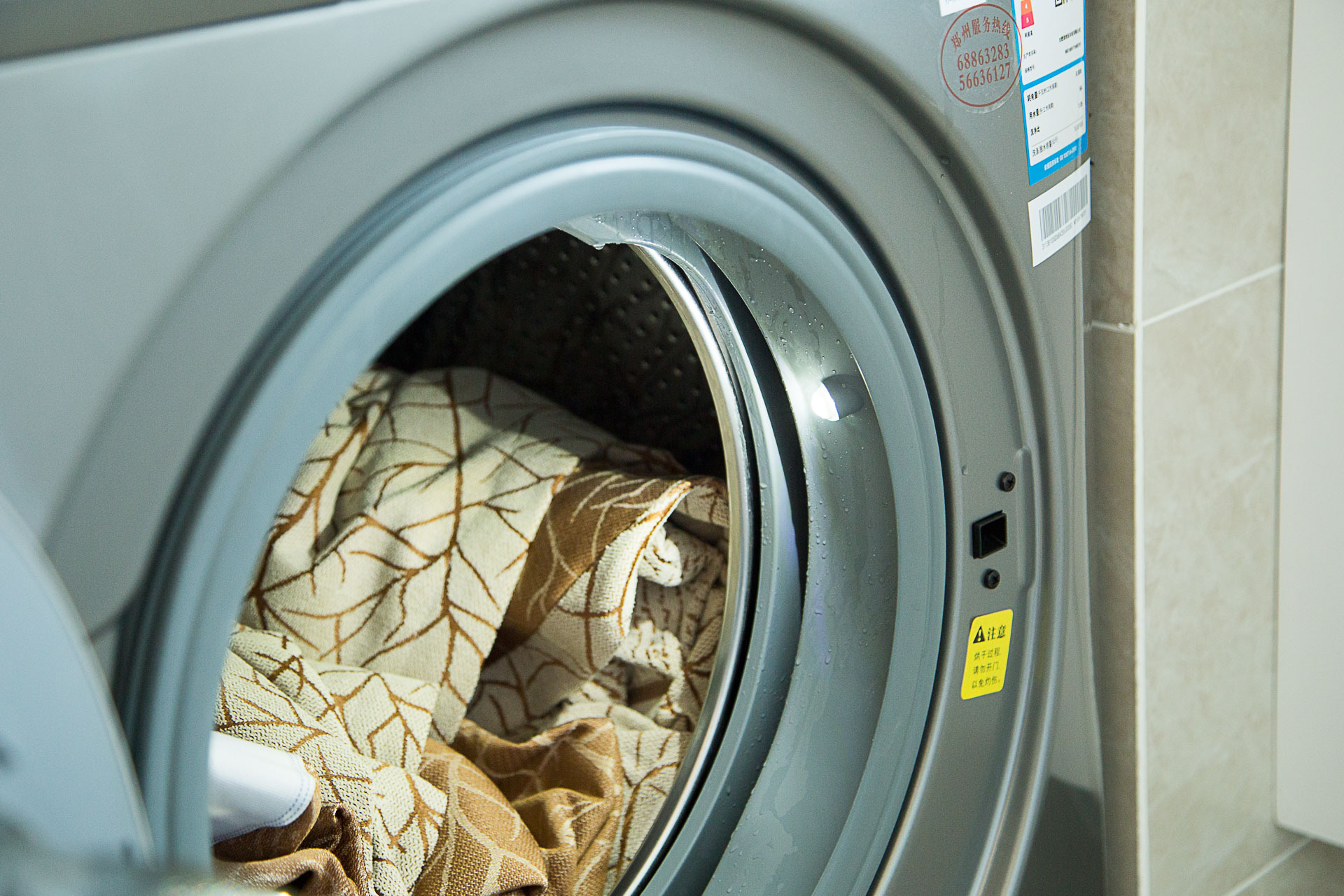 美的挂壁式洗烘洗衣机,美的洗烘一体洗衣机直驱