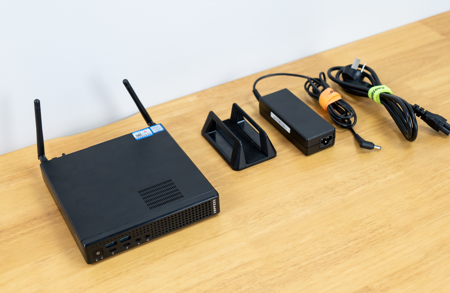 主打烧友极客的企业级超级mini台式机，极夜T80M测评！