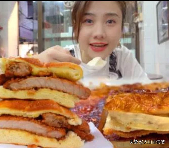 对比美女美食播主两年前后的容貌变化,你会发现暴饮暴食催人老。