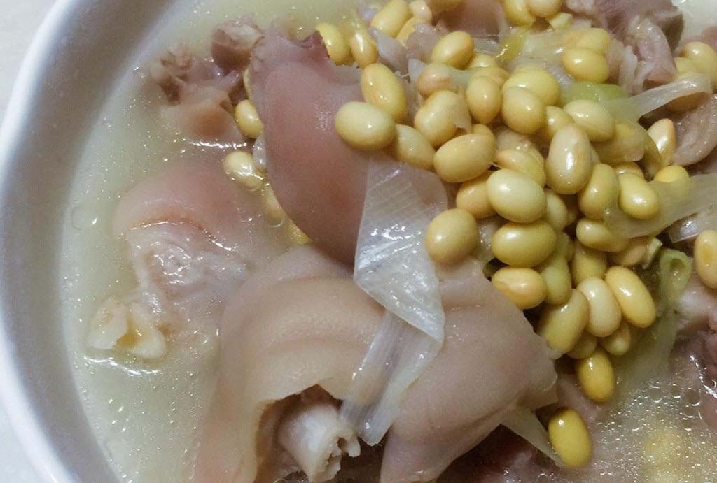 坐月子产妇喝什么水,喝什么汤奶水比较多又不长胖