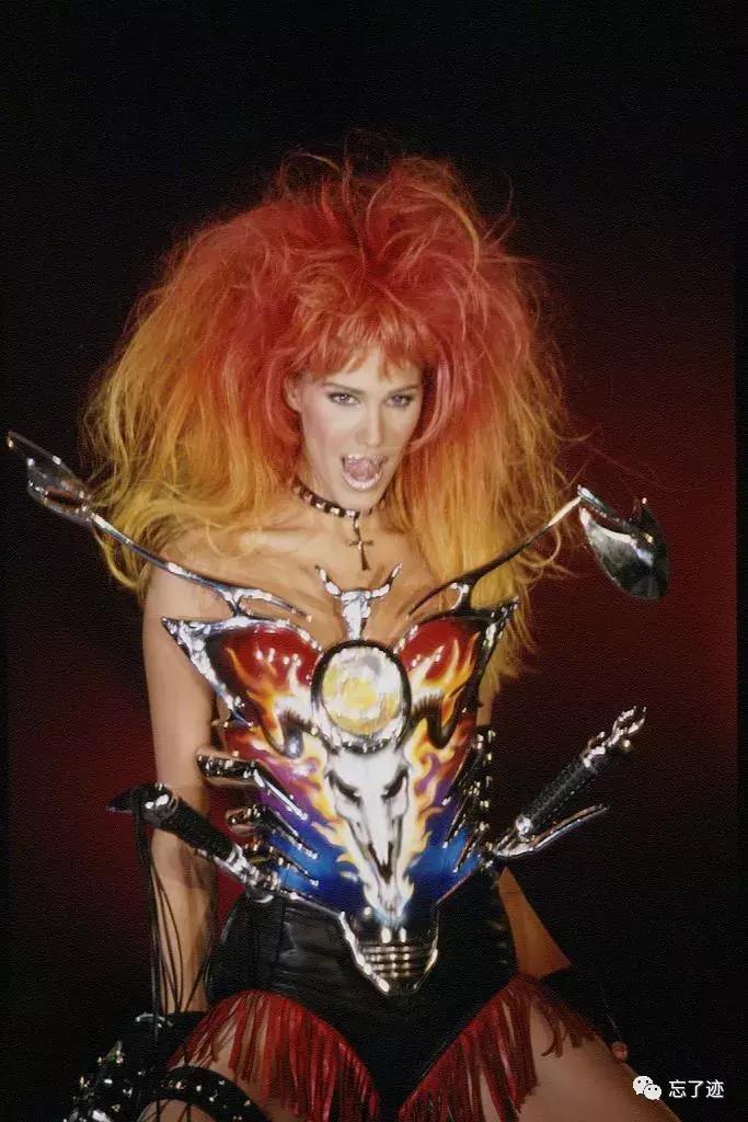 坎普破风系列,坎普风艺术