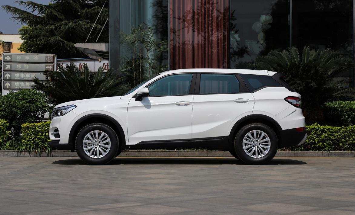 中华v6发动机真是宝马发动机吗,华晨中华v6现市场价多少钱啊