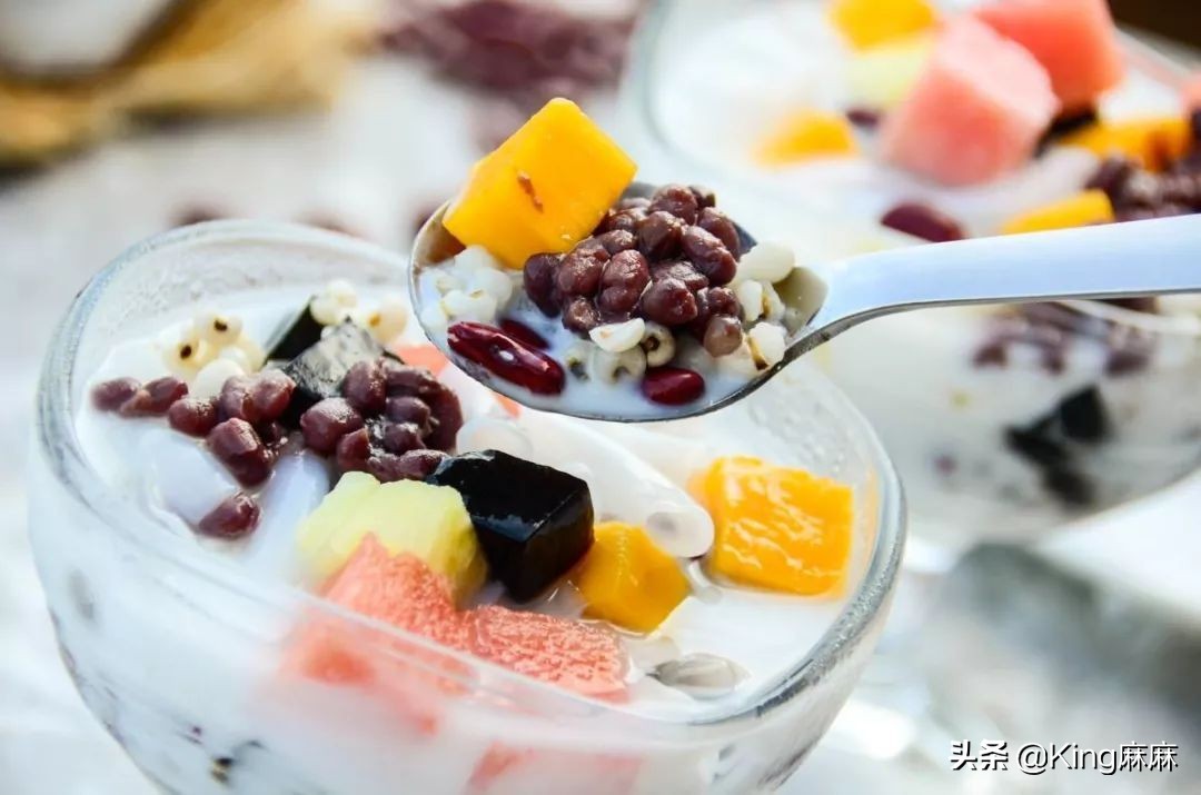 “三个沙虫一盘菜，甘蔗火上烤着卖”，海南到底有多野