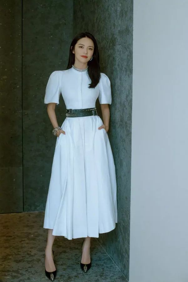 小八卦,刘雯亏损严重?燕公子联手明星演戏?