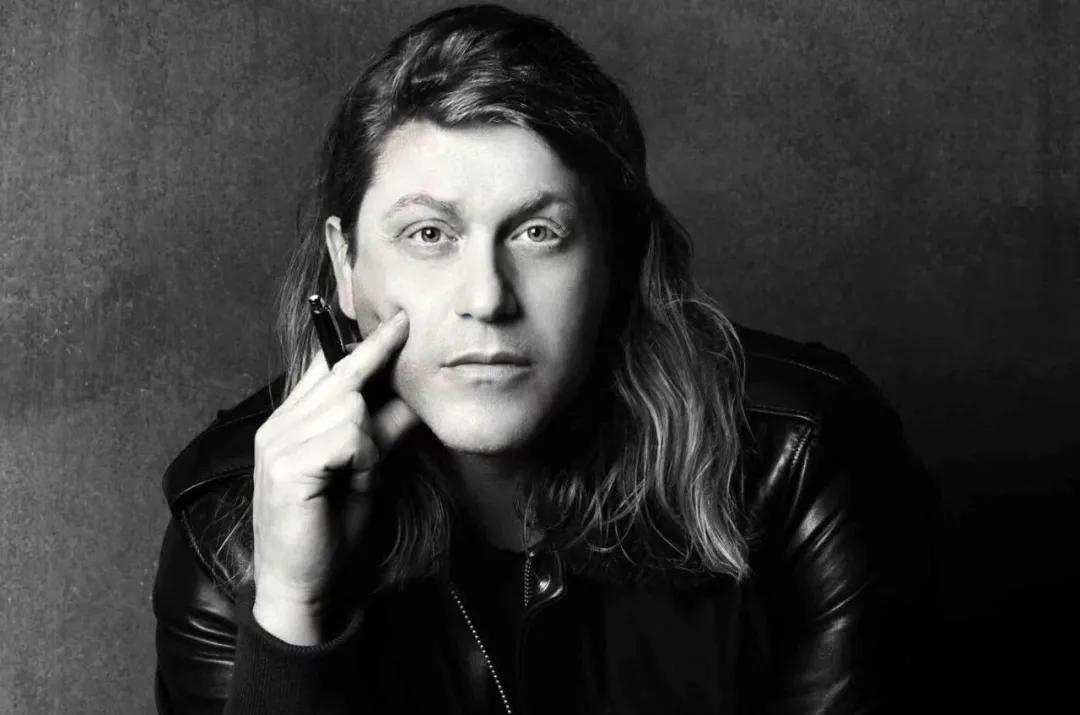 侃爷夫妇离婚Yeezy未受影响;LV发布新手袋