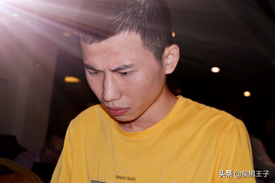 特级大师临场对局,特级大师错失绝杀机会