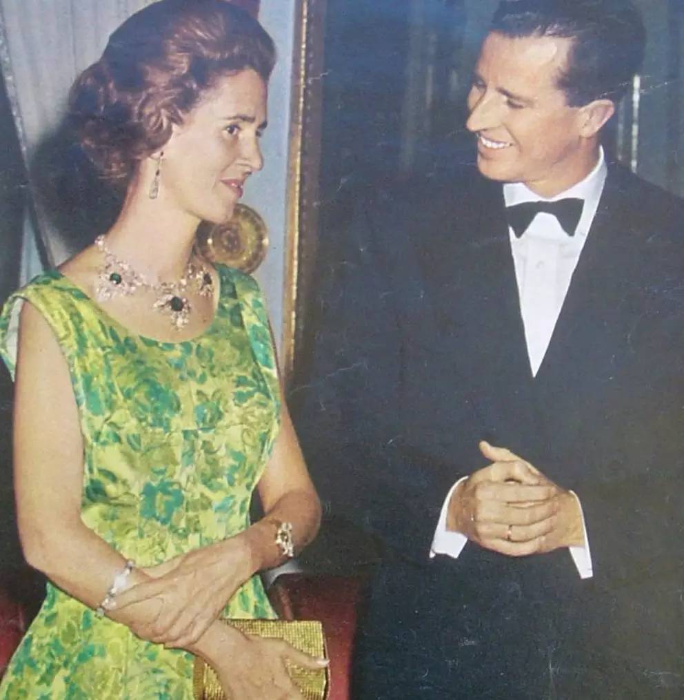 帅炸天，独宠不育王后33年，比利时“鲜肉”国王太苏了吧