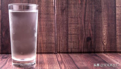 为什么一只眼睛流眼泪淌鼻涕,为什么人一淌眼泪就会流鼻涕